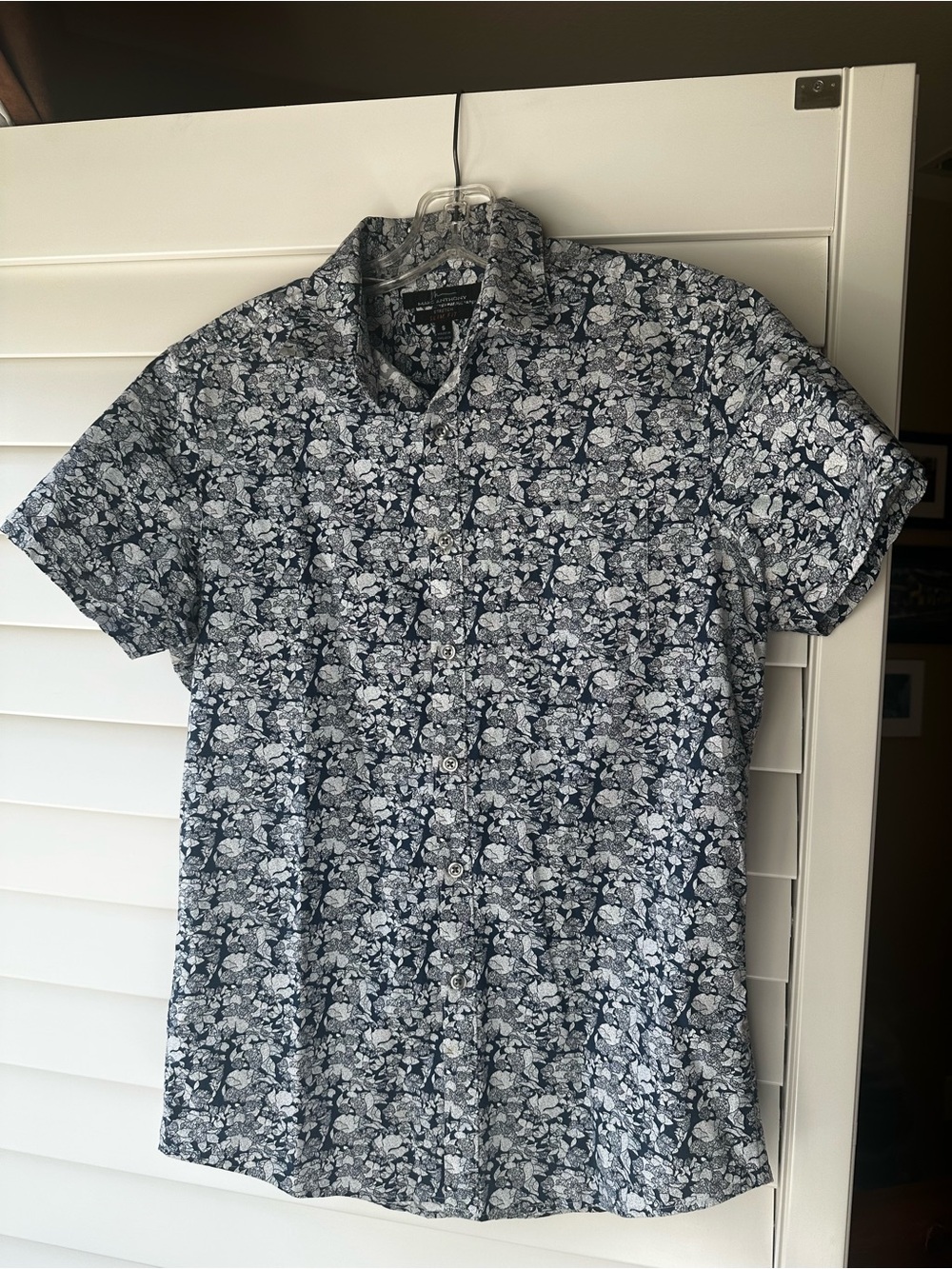 Marc Anthony Navy and White Floral Short-Sleeve Button-Up Shirt